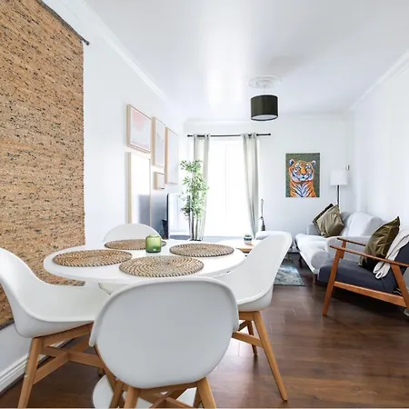 Delightful City Centre With Balcony Apartman *